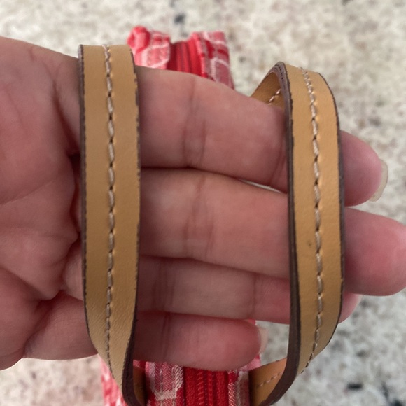 Nine West Cosmetics Case - Picture 3 of 5